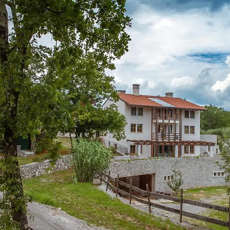 Cardo Boutique&wine Malchina