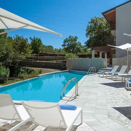 Cardo Boutique&wine Farm stay